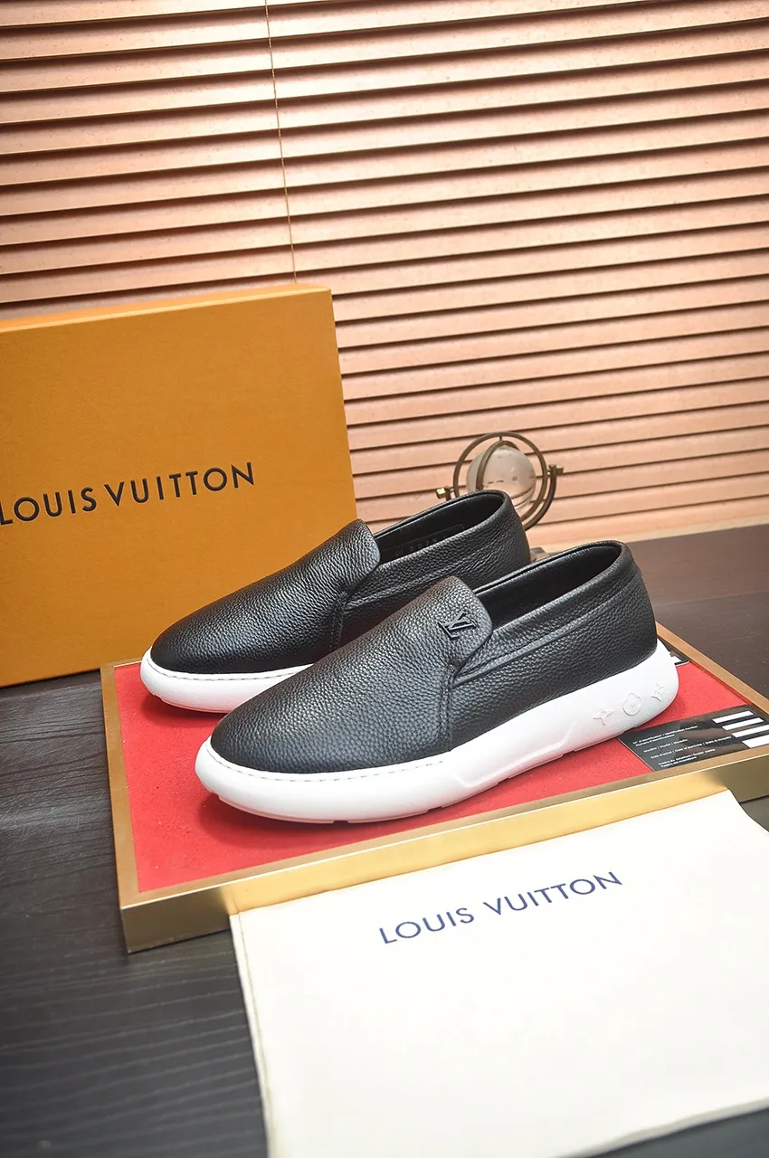 Men's men's shoes 💰700💶[LOUIS VUITTON] new original order 🍀LV Louis Vuitton * - top version of LV classic trendy shoes! Made of imported original LV fabric with rubber surface, breathable cowhide lining, and original wear-resistant rubber foam outsole! High quality products! The yardage is 38-44.